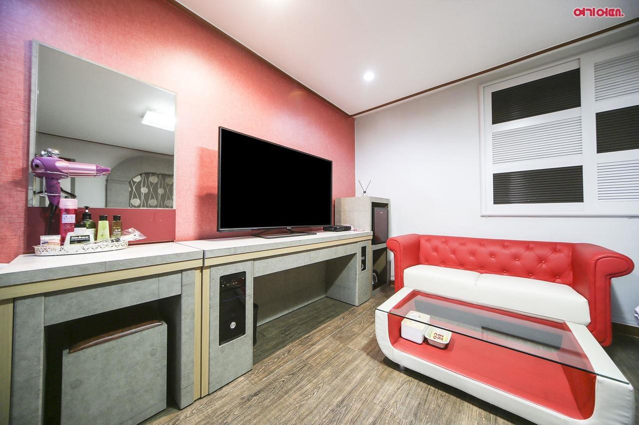 Firenze Motel Asan Bagian luar foto